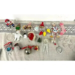 VTG 30 PC Christmas Ornaments - Silver Ball Glass Hearts Snowman Icicles‎ Puppet